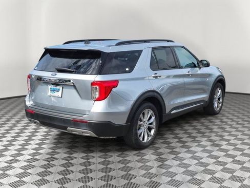 Used 2023 Ford Explorer XLT w/ Equipment Group 202A RWD image 6