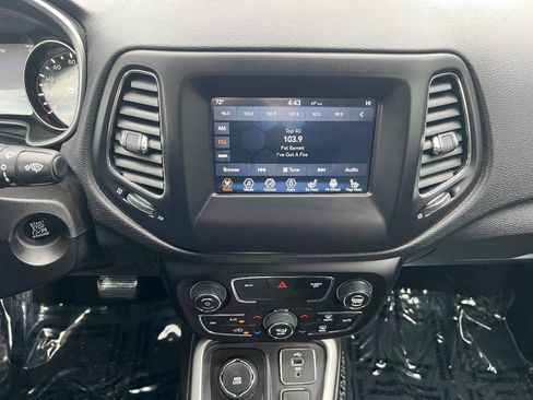 Used 2018 Jeep Compass Latitude w/ Popular Equipment Group image 32