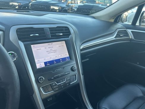 Used 2020 Ford Fusion SEL image 37