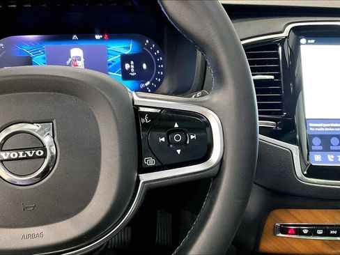 Used 2023 Volvo XC90 B6 Plus w/ Protection Package Premier AWD/4WD image 12