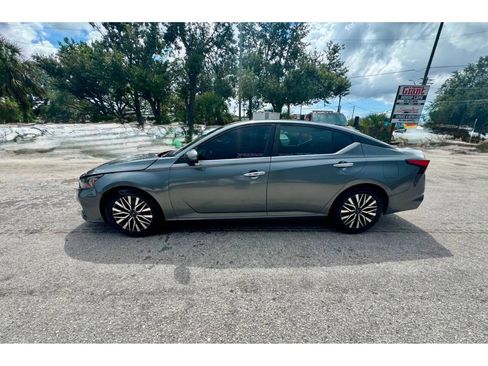 Used 2023 Nissan Altima 2.5 SV FWD image 5