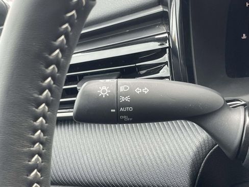 Used 2025 Toyota Camry SE image 20