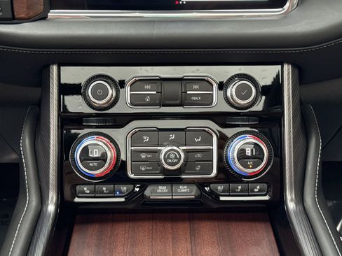 Used 2023 GMC Yukon Denali Ultimate image 21