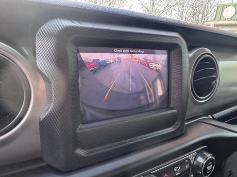 Used 2021 Jeep Wrangler Unlimited Sport image 28