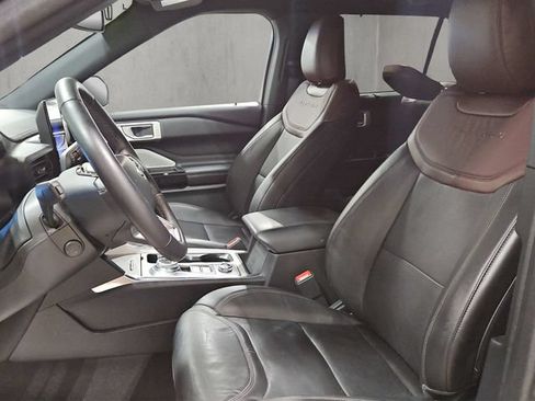 Certified 2023 Ford Explorer Platinum w/ Technology Package AWD/4WD image 12