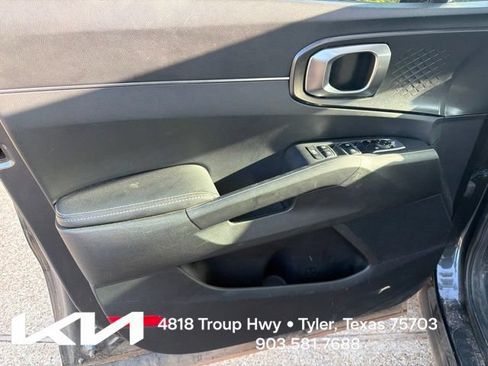 Used 2024 Kia Sorento S w/ Panoramic Sunroof Package FWD image 15