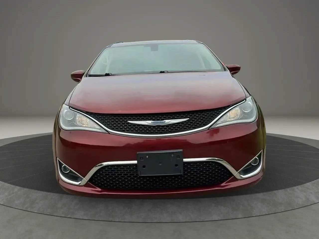Used 2019 Chrysler Pacifica Touring-L FWD image 2