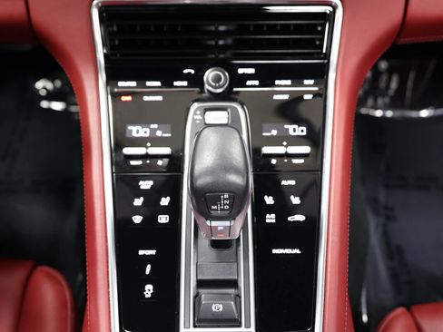 Used 2018 Porsche Panamera 4S Executive w/ Carbon Fiber Interior Package AWD/4WD image 38