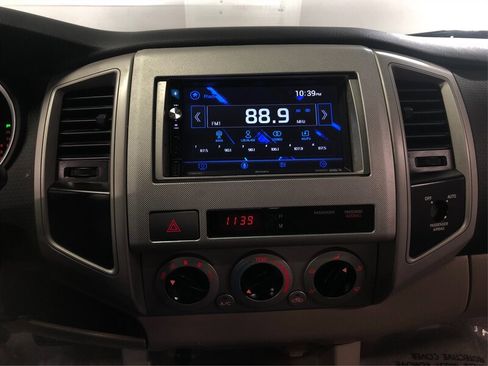 Used 2006 Toyota Tacoma PreRunner image 12