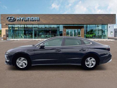 New 2026 Hyundai Sonata SE FWD image 3