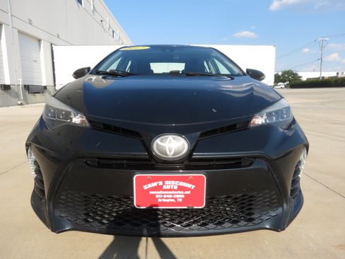 Used 2017 Toyota Corolla SE w/ SE Premium Package FWD image 7