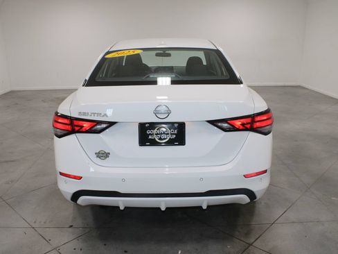 Used 2025 Nissan Sentra SV FWD image 8