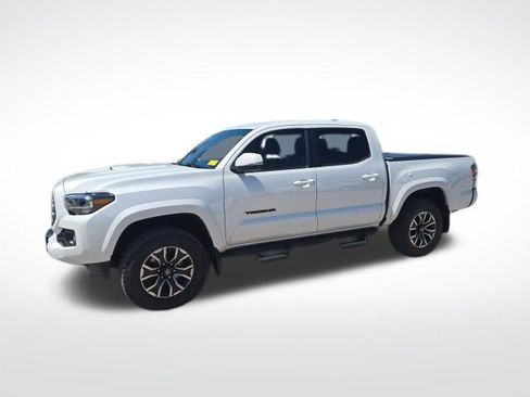 Used 2021 Toyota Tacoma TRD Sport w/ Technology Package image 6