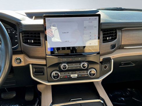 Certified 2024 Ford Expedition Limited image 8