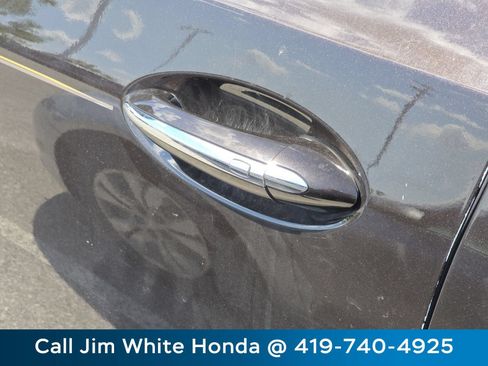 Used 2019 Buick Enclave Essence AWD/4WD image 14