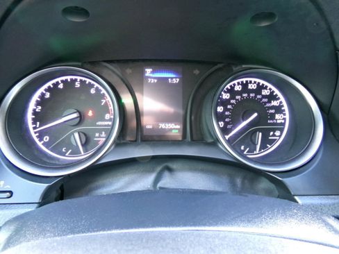 Used 2023 Toyota Camry SE image 10