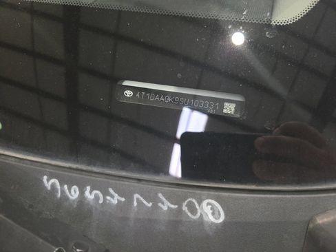 Used 2025 Toyota Camry LE FWD image 4