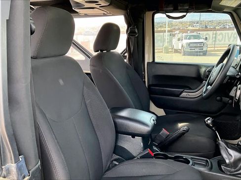 Used 2018 Jeep Wrangler Sport image 9