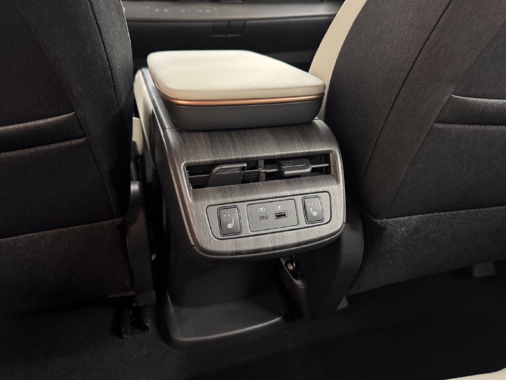 Used 2023 Nissan Ariya FWD image 24