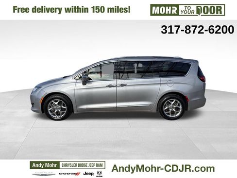 Used 2017 Chrysler Pacifica Limited image 4