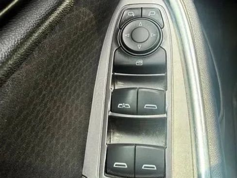 Used 2018 Chevrolet Malibu LT FWD image 16