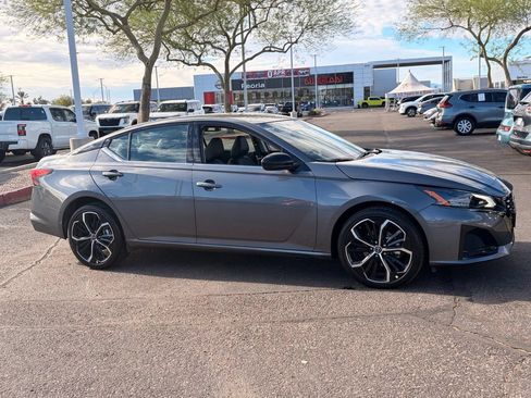 Certified 2025 Nissan Altima 2.5 SR AWD/4WD image 8