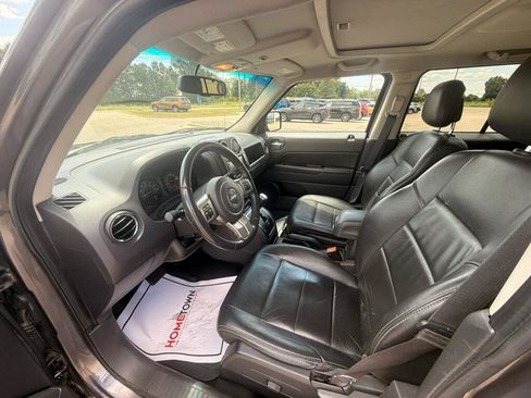 Used 2017 Jeep Patriot High Altitude AWD/4WD image 11