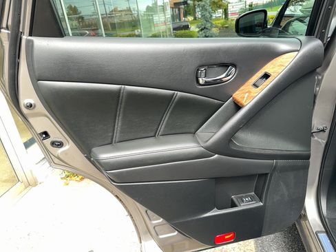 Used 2012 Nissan Murano LE w/ Platinum Pkg AWD/4WD image 19