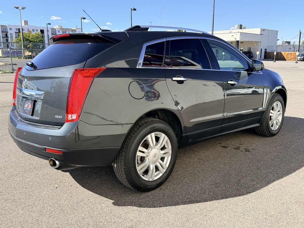 Used 2016 Cadillac SRX Luxury w/ Driver Awareness Package AWD/4WD image 4