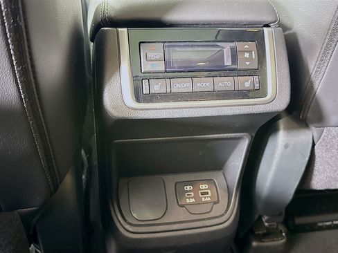 Certified 2023 Subaru Ascent Limited w/ Technology Package image 31