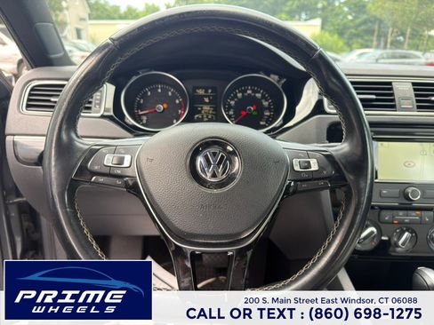 Used 2015 Volkswagen Jetta Sport FWD image 20