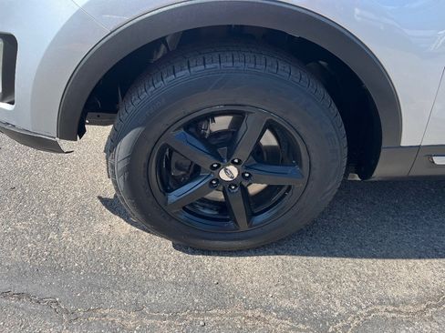 Used 2016 Ford Explorer XLT AWD/4WD image 42