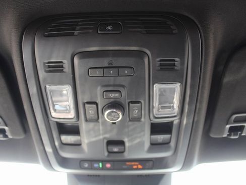 Used 2024 Cadillac Escalade Premium Luxury image 47