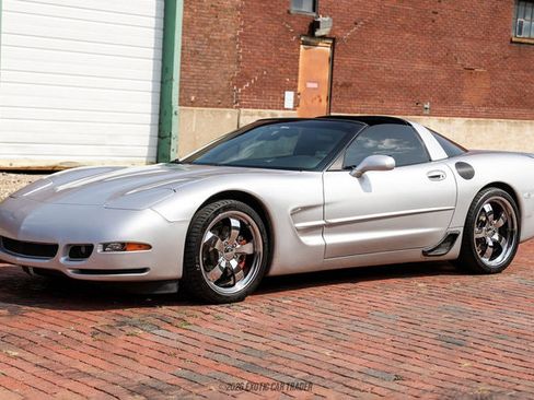 Used 2003 Chevrolet Corvette Coupe RWD image 12