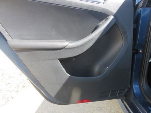 Used 2015 Volkswagen Jetta SE image 20