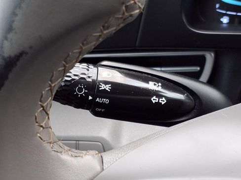 Used 2025 Hyundai Elantra Sport FWD image 17