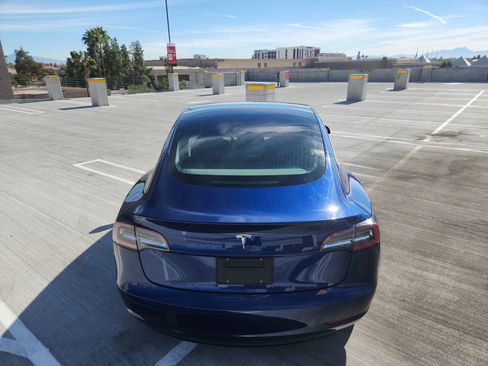 Used 2018 Tesla Model 3 Mid Range image 9