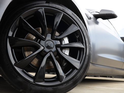 Used 2018 Tesla Model 3 Long Range RWD image 41