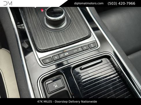 Used 2018 Jaguar XF S RWD image 34