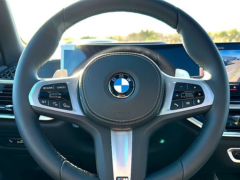 New 2026 BMW X5 xDrive40i w/ M Sport Package AWD/4WD image 18