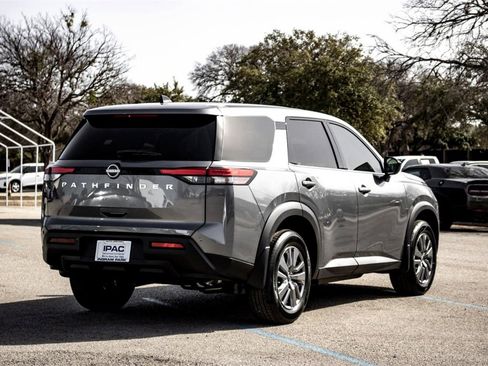 New 2025 Nissan Pathfinder S image 4