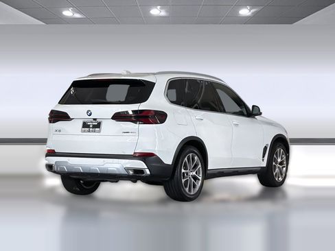 Used 2024 BMW X5 sDrive40i w/ Premium Package RWD image 9