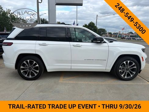 Used 2023 Jeep Grand Cherokee Overland AWD/4WD image 2