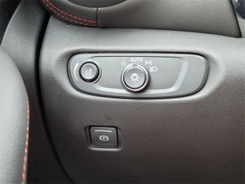 Used 2025 Chevrolet Blazer RS image 38