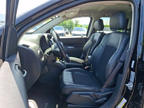 Used 2017 Jeep Compass Latitude AWD/4WD image 14
