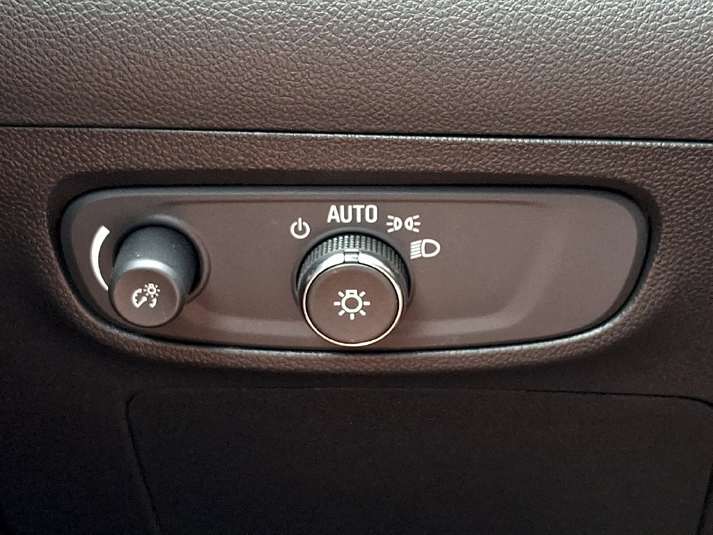 Used 2024 Buick Encore GX Preferred AWD/4WD image 25