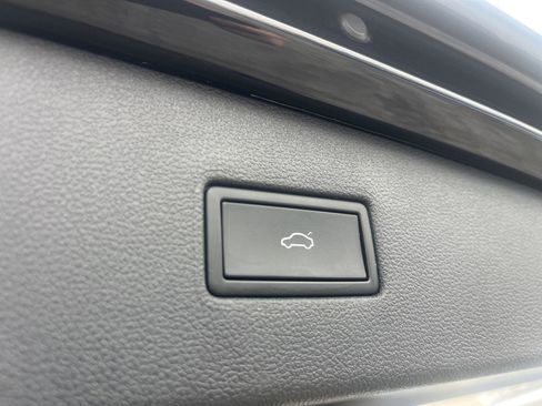 Used 2024 Volkswagen Tiguan SE R-Line image 14