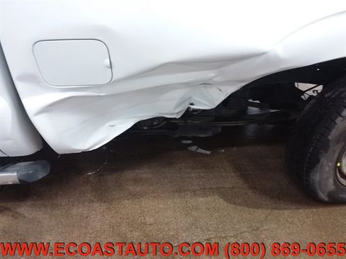 Used 2011 Ford F250 XLT w/ Chrome Pkg image 19