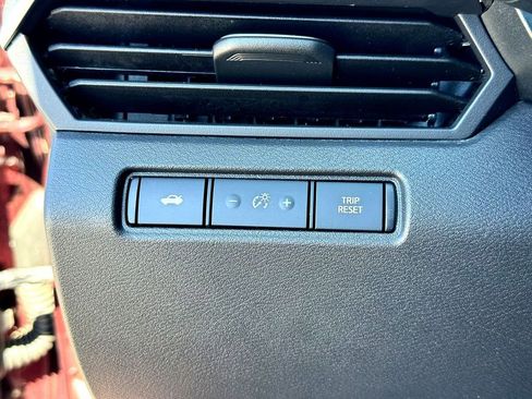 Used 2025 Nissan Altima 2.5 SV image 17