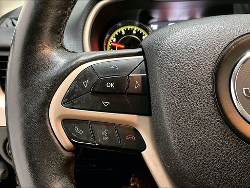 Used 2015 Jeep Cherokee Limited image 11